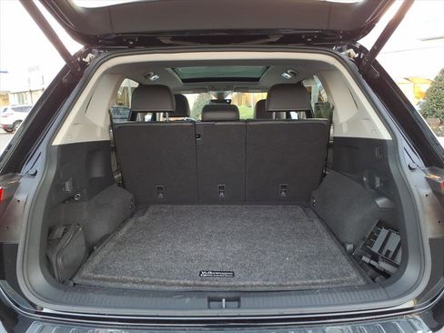 Certified 2022 Volkswagen Tiguan SE w/ Panoramic Sunroof Package image 6