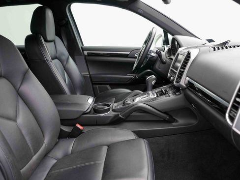 Used 2015 Porsche Cayenne Diesel AWD/4WD image 21