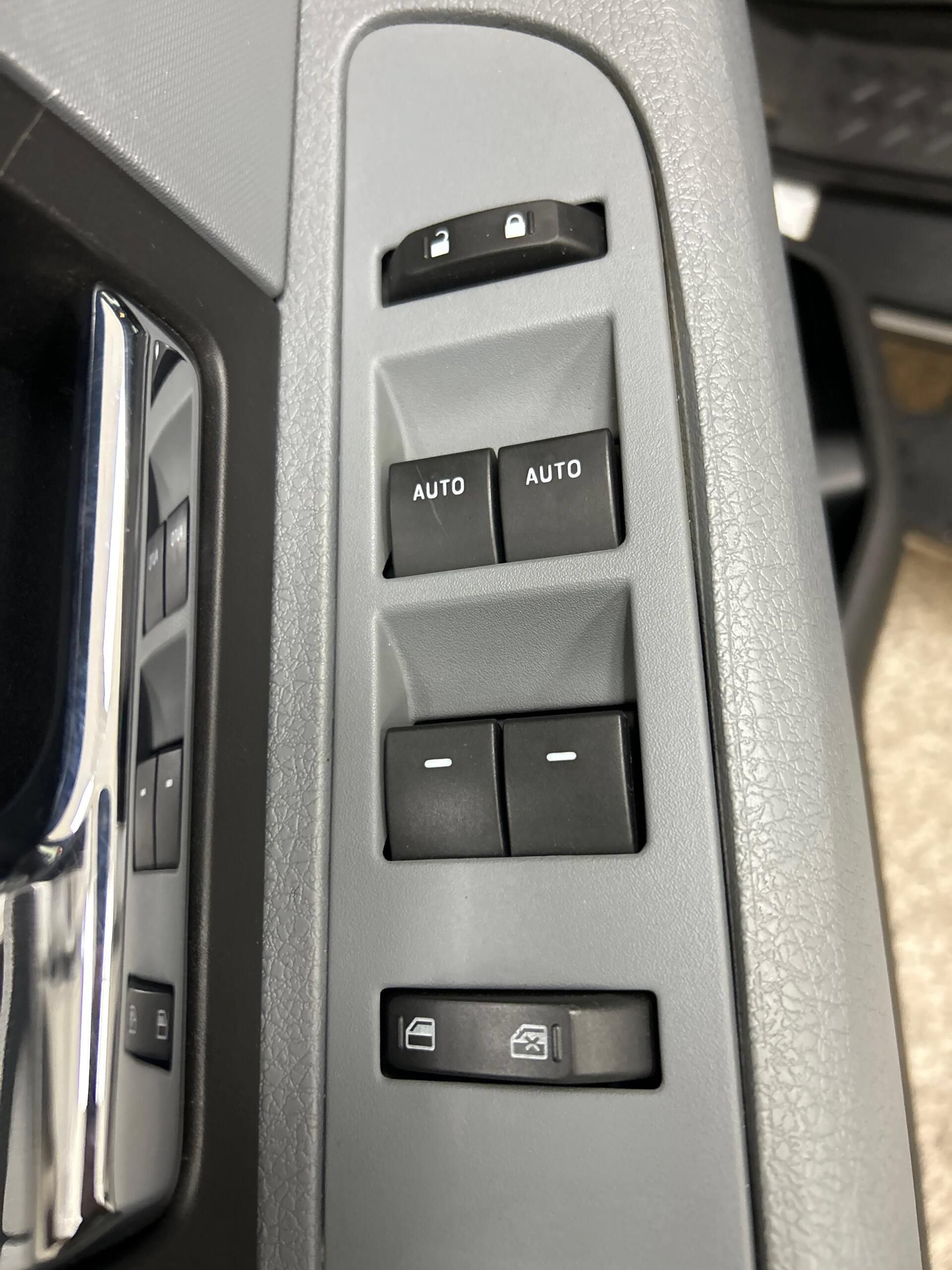 Used 2012 Ford F150 XLT w/ XLT Convenience Pkg AWD/4WD image 9