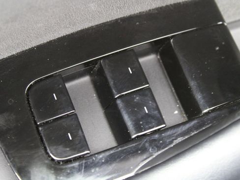 Used 2020 Tesla Model Y Long Range image 40