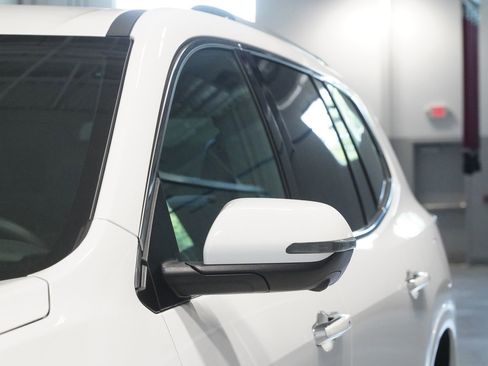 Used 2024 GMC Acadia Denali FWD image 7
