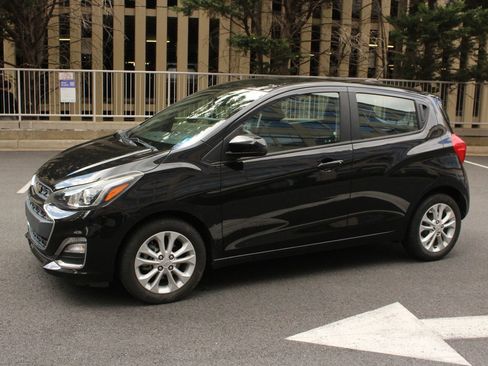 Used 2020 Chevrolet Spark LT FWD image 11