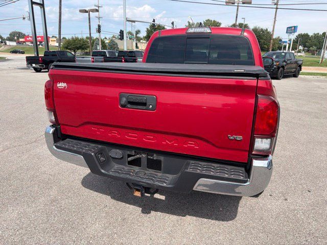 Used 2018 Toyota Tacoma TRD Off-Road AWD/4WD image 16