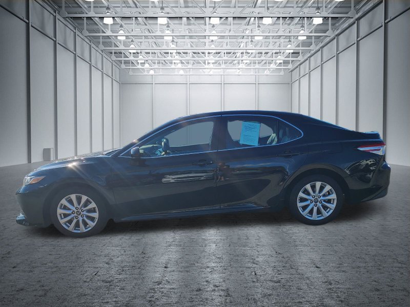 Used 2020 Toyota Camry LE FWD image 9