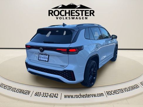Used 2026 Volkswagen Tiguan SE R-Line AWD/4WD image 8