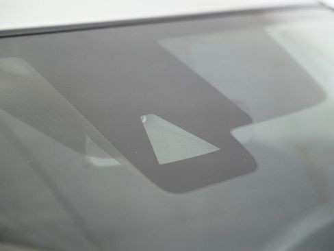 Used 2021 Nissan Rogue Sport S image 60