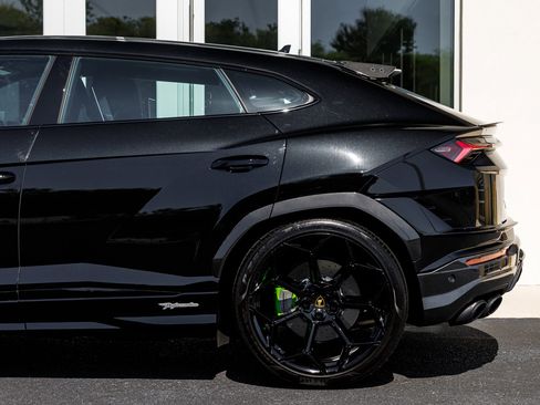 Used 2024 Lamborghini Urus Performante AWD/4WD image 7