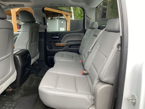 Used 2014 GMC Sierra 1500 SLT w/ Suspension Package, Off-Road AWD/4WD image 17