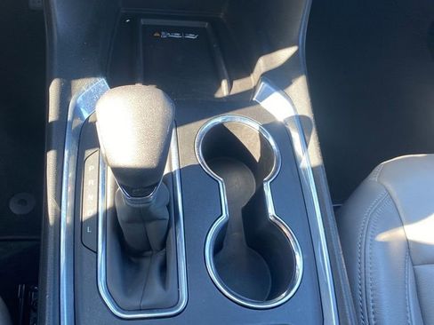 Used 2023 Chevrolet Traverse LT image 29