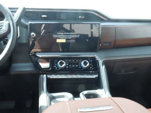 New 2026 GMC Sierra 3500 Denali Ultimate w/ LPO, Black Badging Package AWD/4WD image 10