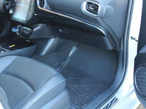 Used 2020 Toyota Prius Prime XLE FWD image 39
