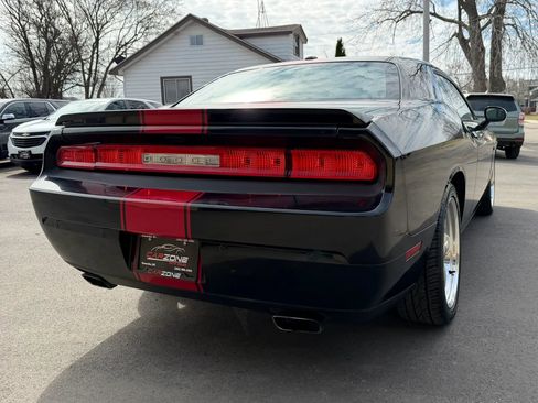 Used 2013 Dodge Challenger R/T image 3