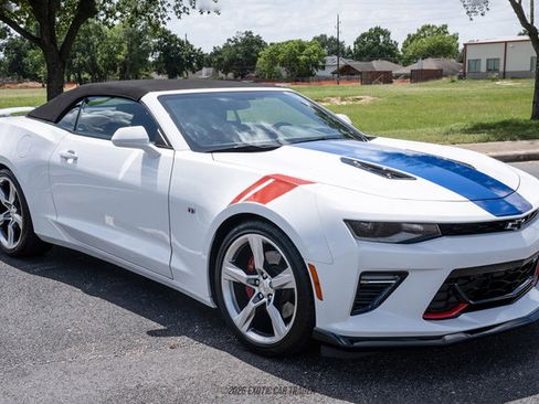 Used 2017 Chevrolet Camaro SS RWD image 21