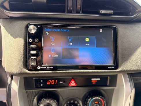 Used 2017 Toyota 86 RWD image 18