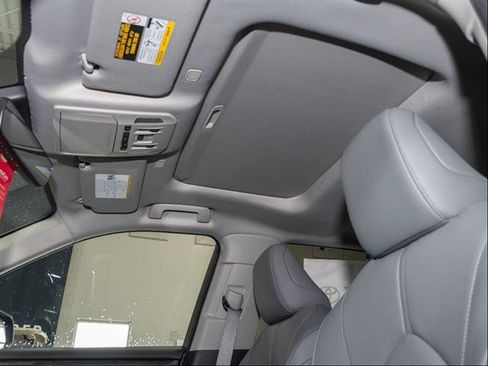 New 2026 Toyota Highlander Limited AWD/4WD image 19