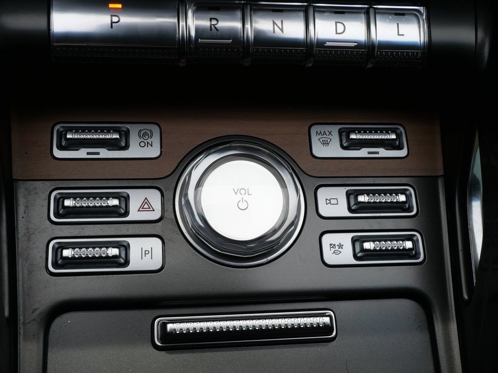 Used 2024 Lincoln Nautilus Reserve w/ Equipment Group 203A AWD/4WD image 25