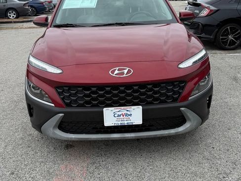 Used 2023 Hyundai Kona SEL FWD image 2