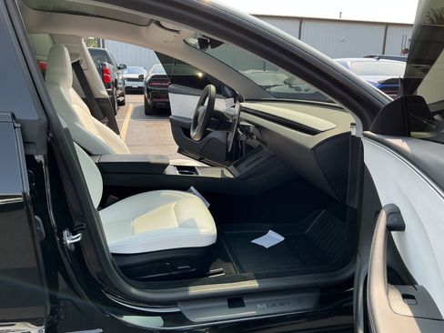 Used 2025 Tesla Model 3 Long Range AWD/4WD image 6