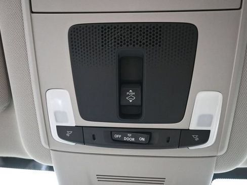 Used 2025 Honda CR-V EX image 22