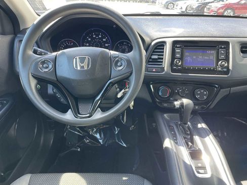Used 2020 Honda HR-V LX image 8