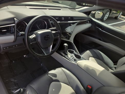 Certified 2020 Toyota Camry XLE FWD image 15