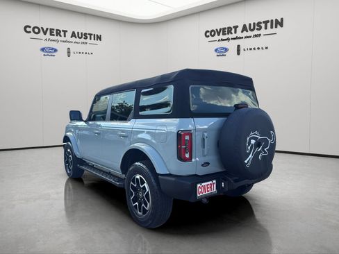 Used 2023 Ford Bronco Outer Banks AWD/4WD image 3