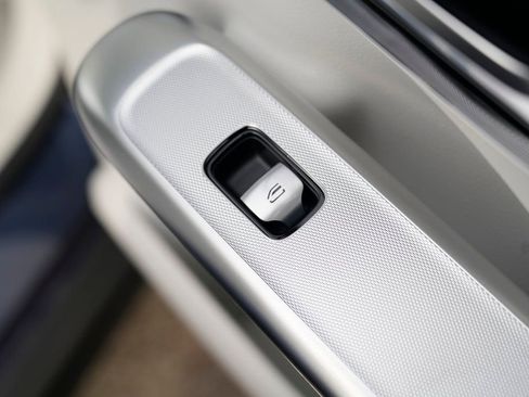 Used 2023 Mercedes-Benz EQE 500 4MATIC SUV image 43