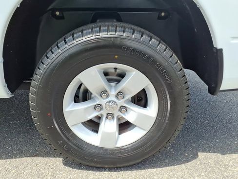 Used 2022 RAM 1500 Tradesman w/ Chrome Appearance Group AWD/4WD image 17
