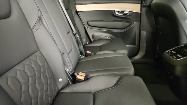 Used 2026 Volvo XC90 B5 Core AWD/4WD image 33