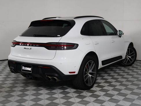 Certified 2023 Porsche Macan S AWD/4WD image 7