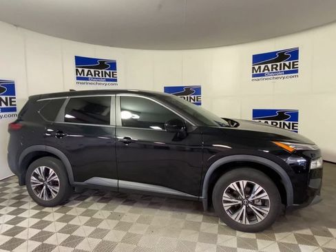 Used 2023 Nissan Rogue SV FWD image 3