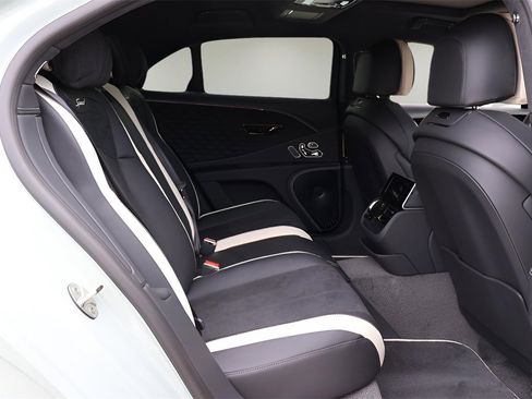 New 2025 Bentley Flying Spur Plug-In Hybrid image 19