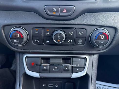 Used 2022 GMC Terrain SLE w/ Driver Convenience Package AWD/4WD image 33