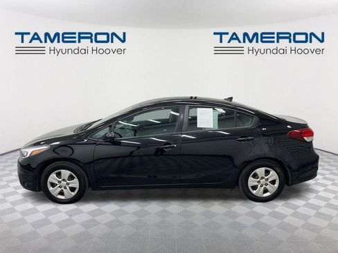 Used 2017 Kia Forte LX image 2