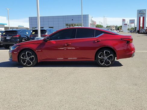 Used 2024 Nissan Altima 2.5 SR w/ SR Premium Package AWD/4WD image 6