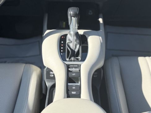 Certified 2024 Honda HR-V EX-L image 19