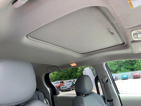 Used 2024 Toyota Sienna XLE w/ XLE Plus Package AWD/4WD image 20