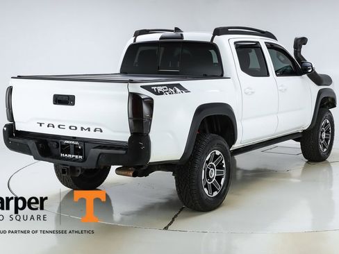 Used 2018 Toyota Tacoma TRD Off-Road image 46