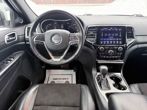 Used 2019 Jeep Grand Cherokee Altitude image 9