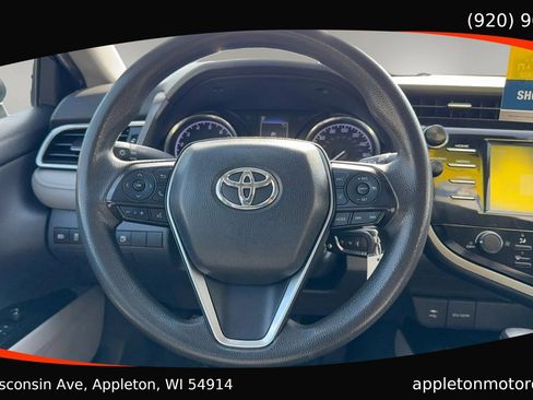 Used 2018 Toyota Camry LE FWD image 10