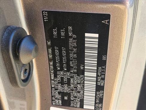 Used 2023 Toyota Sienna XLE image 26