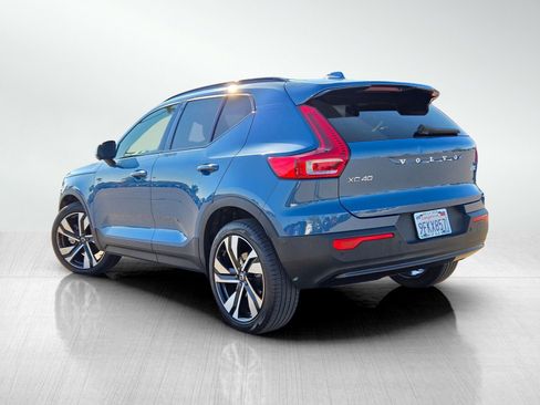 Used 2023 Volvo XC40 B5 Ultimate w/ Protection Package Premier AWD/4WD image 9