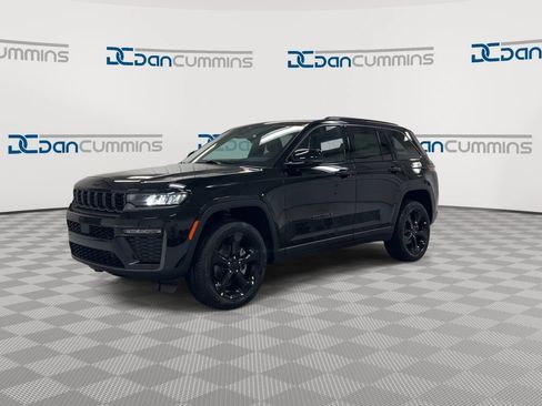 New 2026 Jeep Grand Cherokee Limited w/ Limited Altitude Package AWD/4WD image 4