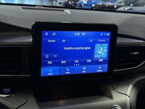 Used 2024 Ford Explorer XLT w/ Equipment Group 202A AWD/4WD image 37