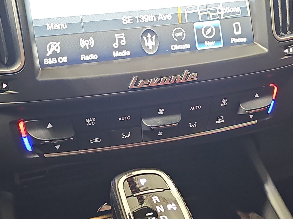 Used 2020 Maserati Levante AWD/4WD image 26