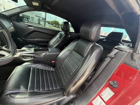 Used 2013 Ford Mustang Premium RWD image 13