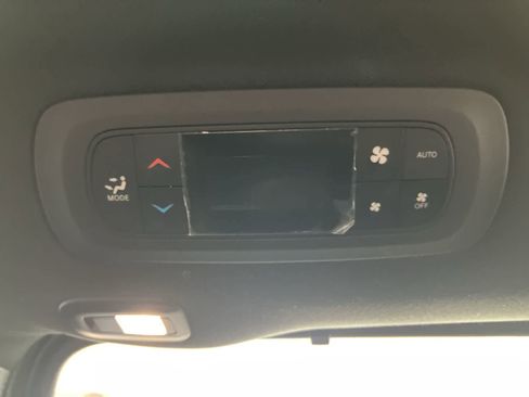 Used 2020 Chrysler Pacifica Limited w/ S Appearance Package FWD image 29