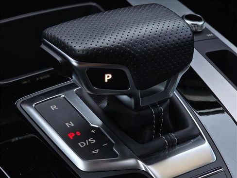 Certified 2023 Audi Q5 e Prestige w/ Prestige Package image 23