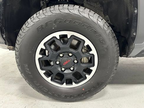 Used 2025 Toyota Tacoma TRD Off-Road AWD/4WD image 63