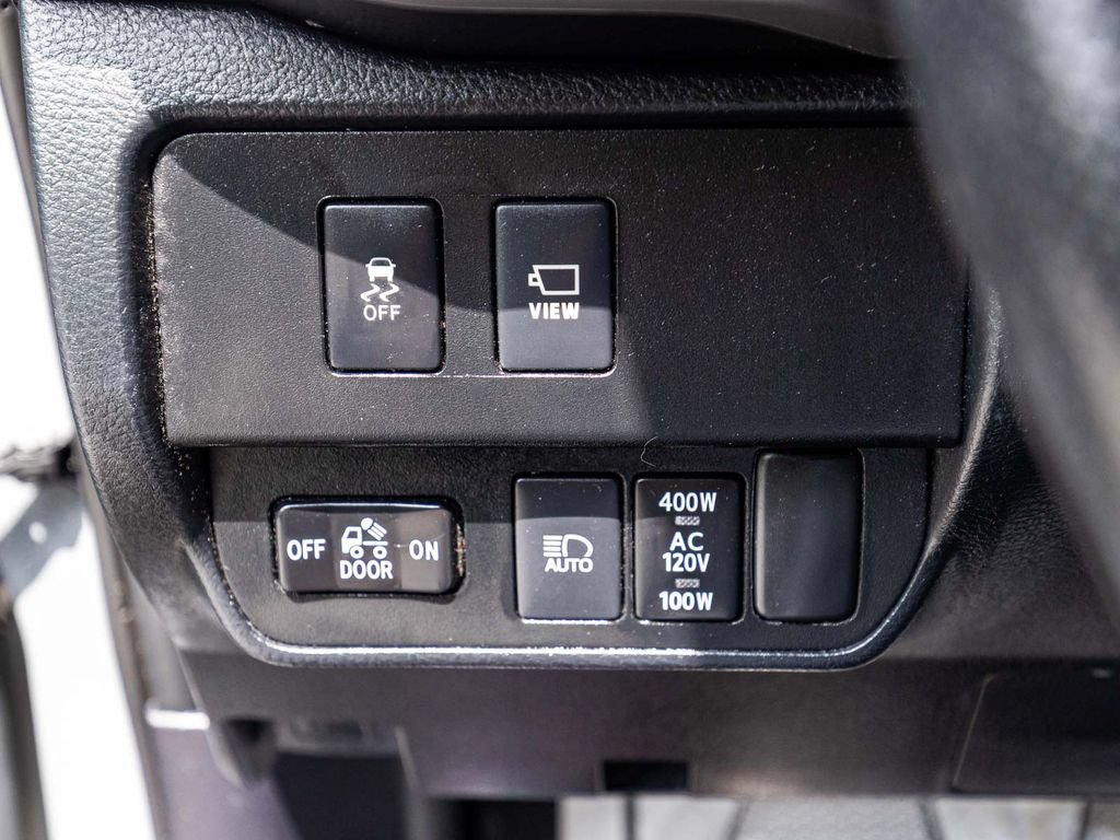 Used 2020 Toyota Tacoma Limited AWD/4WD image 24